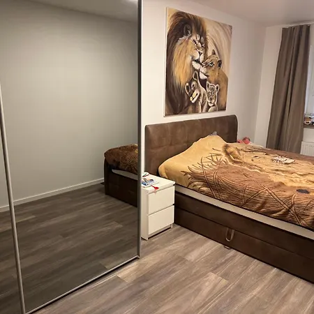 Modernes Reihenhaus Mit Terasse, 130 M2, 5 Apartment *